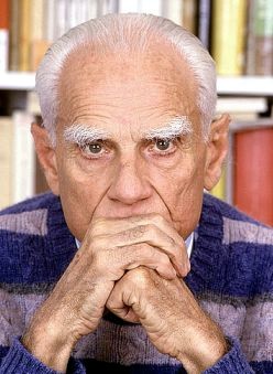 Alberto Moravia.